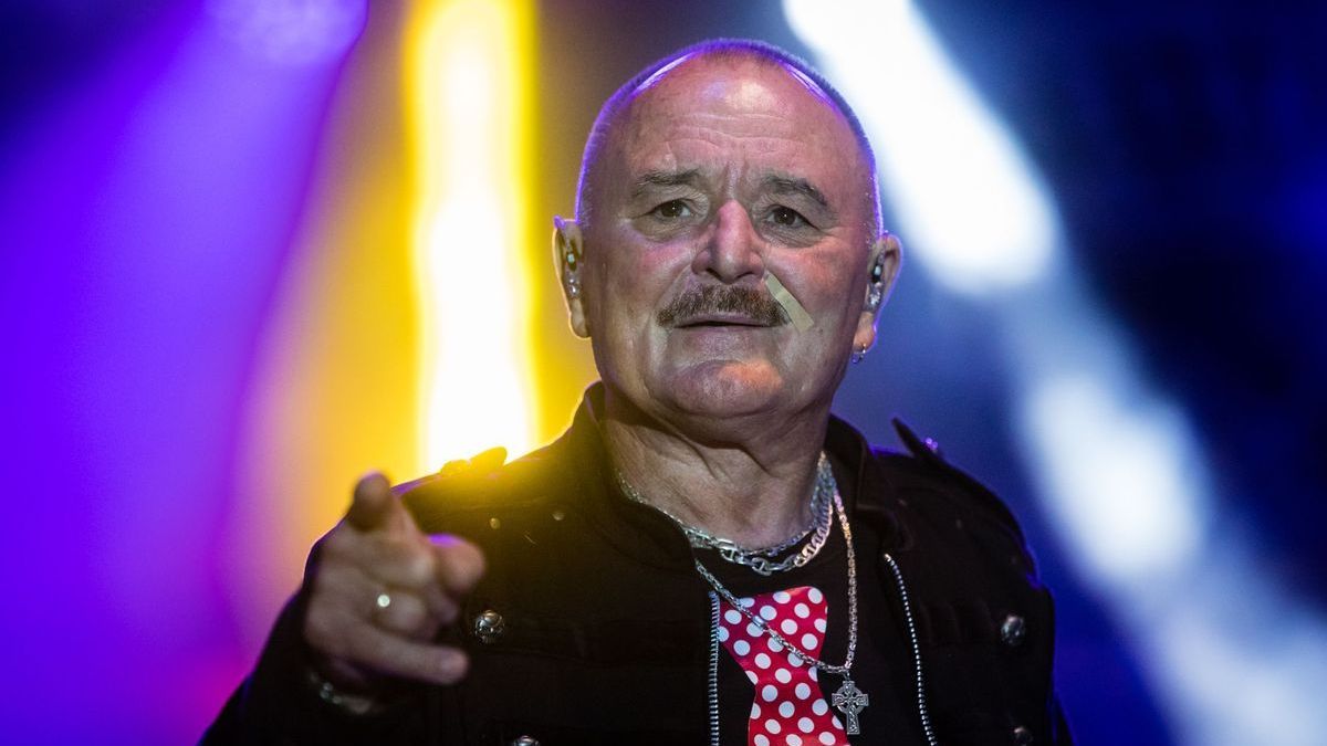 Ájultan esett össze Nagy Feró